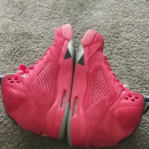 Red Jordan 5